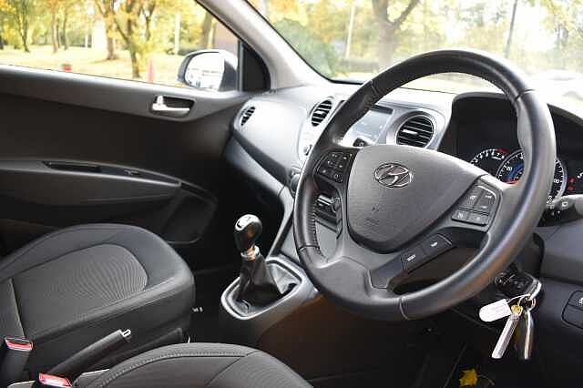 Hyundai i10 1.0 Premium 5dr