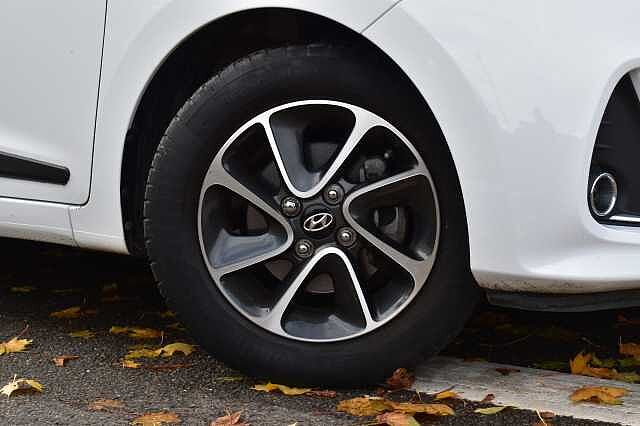 Hyundai i10 1.0 Premium 5dr