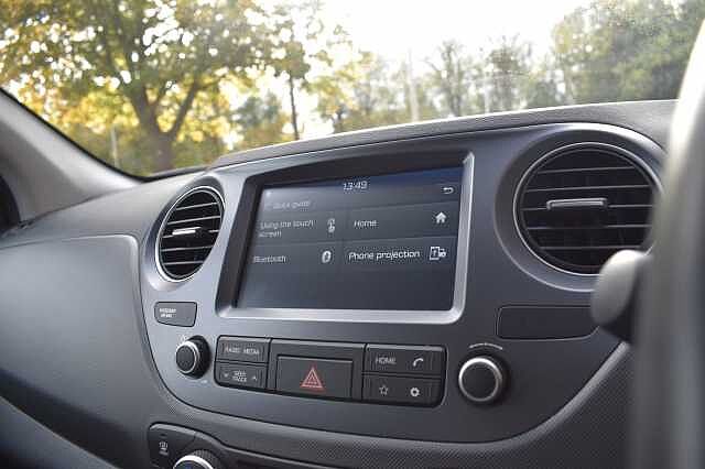 Hyundai i10 1.0 Premium 5dr