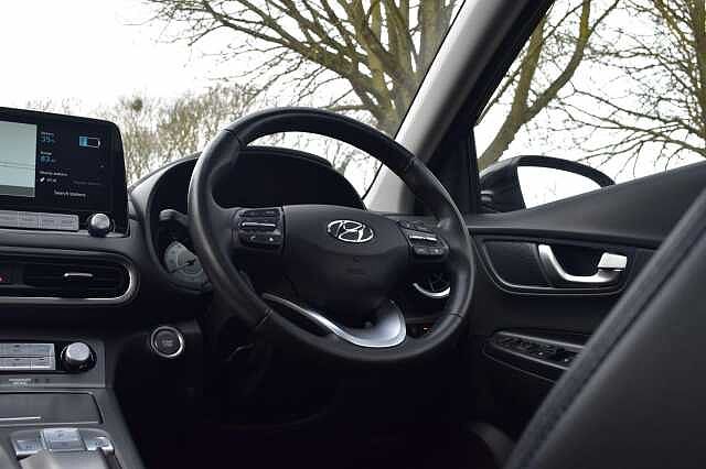 Hyundai KONA 150kW Ultimate 64kWh 5dr Auto Black