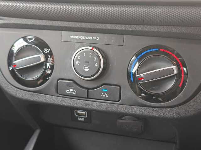 Hyundai i10 1.0 MPi SE Connect 5dr